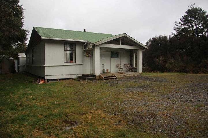 Cottage for 20 people, with hot tub in New Zealand