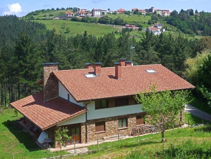 Gîte pour 4 personnes, avec vue et jardin à Ea - 3