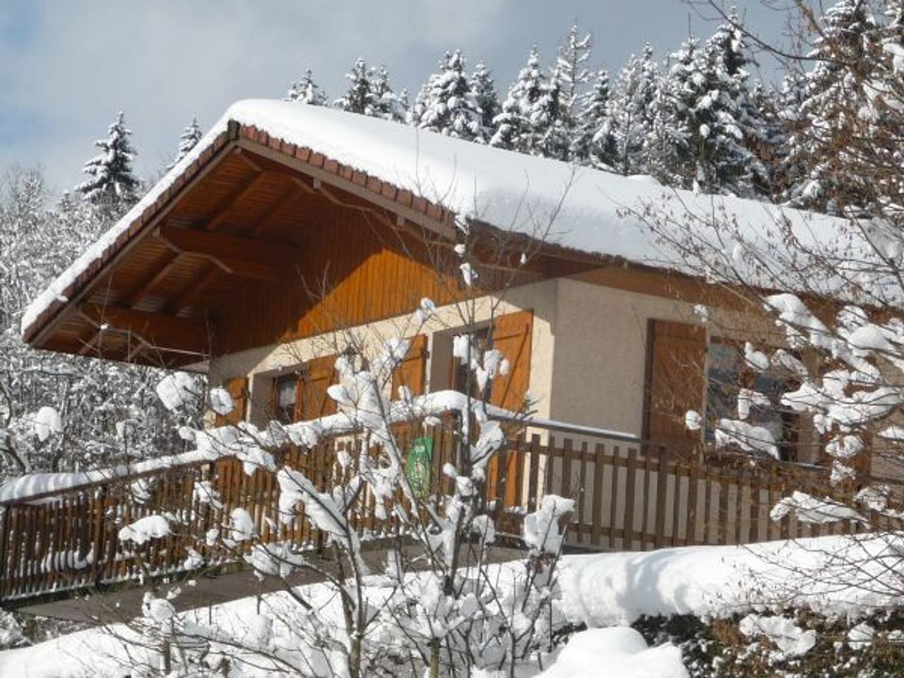 Chalet confortable 3 chambres, proche Gérardmer, avec garage, balcon et équipements bébé. in Rochesson, Parc naturel régional des Ballons des Vosges