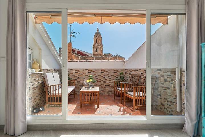 Apartamento de vacaciones para 4 personas, con vistas y terraza en Málaga
