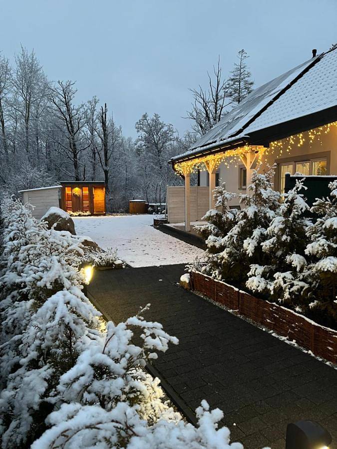 Dom wakacyjny dla 12 osób, z sauna i ogród oraz widok, zwierzęta dozwolone w Miłków