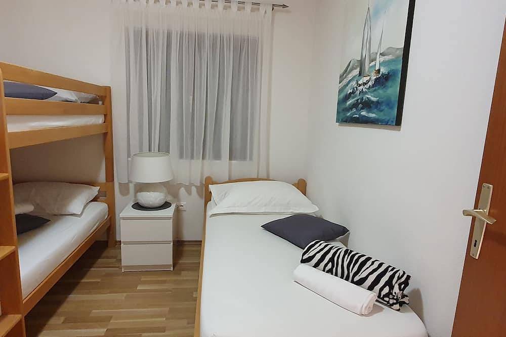 Ferienhaus Jass In Der Nähe Von Makarska Riviera in Makarska Riviera