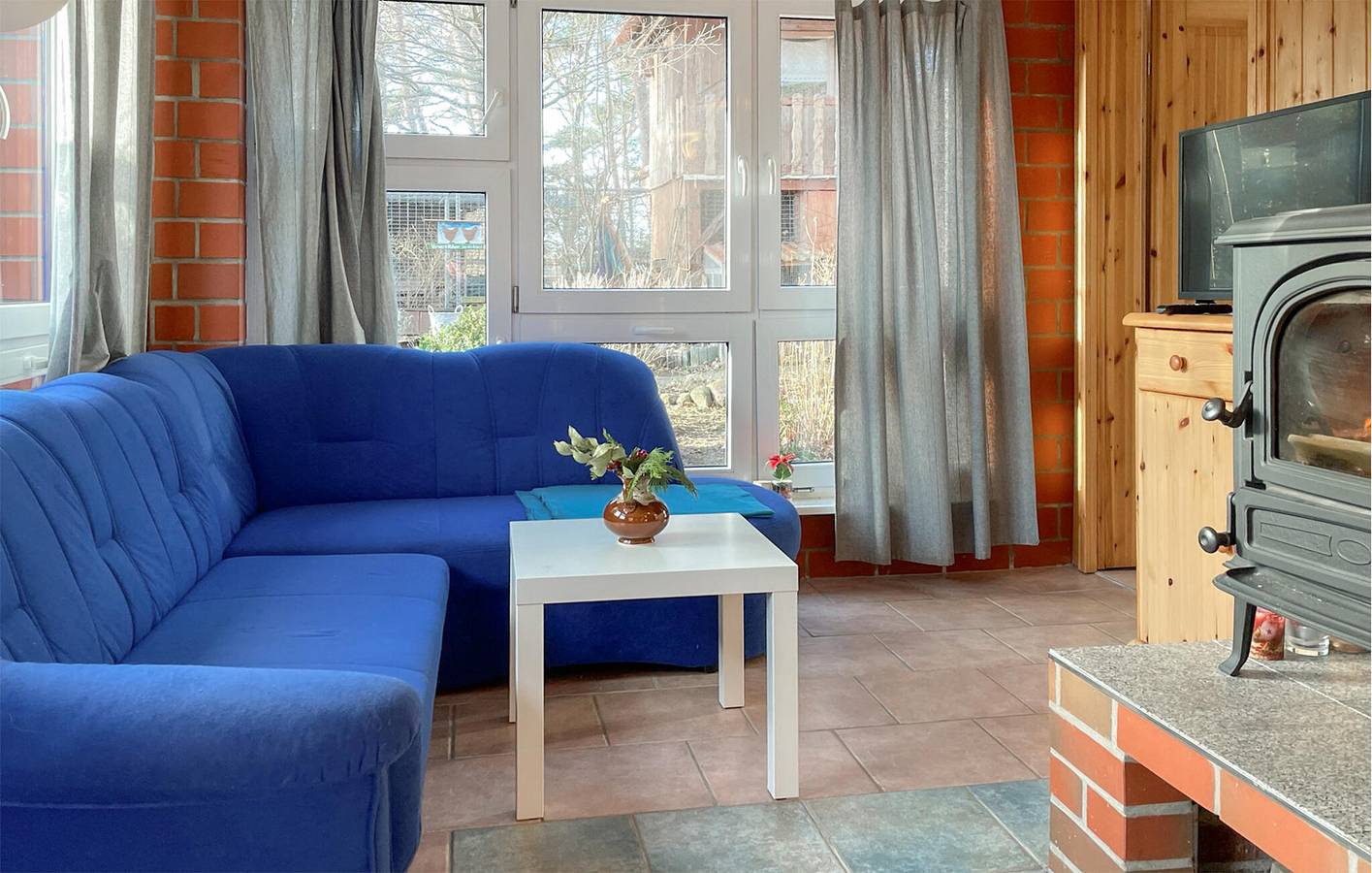 Gemütliche Wohnung in der Nähe des Zweedorfer Zentrums mit Parkplatz und Terrasse in Biendorf, Neubukow-Salzhaff