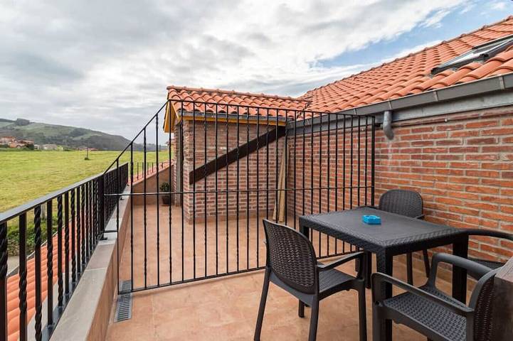 Entire apartment, San Telmo estudio - beach and nature in Santillana del Mar, Cantabrian Coast