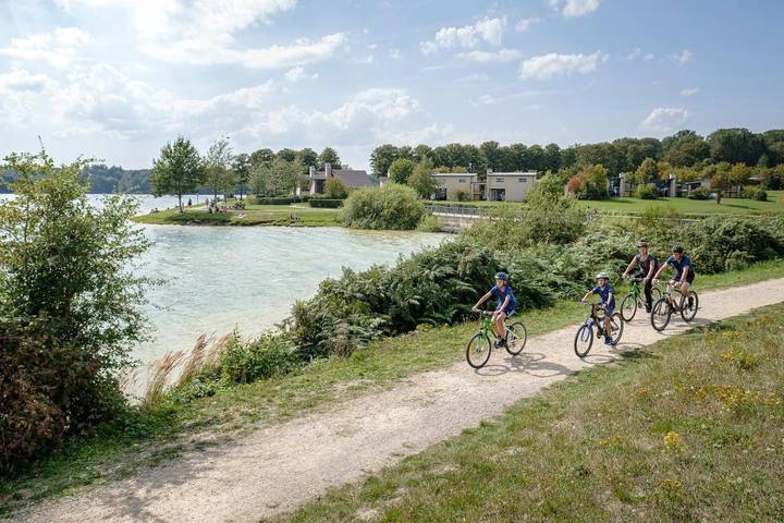 Parc de vacances pour 6 personnes, avec jacuzzi ainsi que sauna et terrasse, animaux acceptés à Froidchapelle - 3