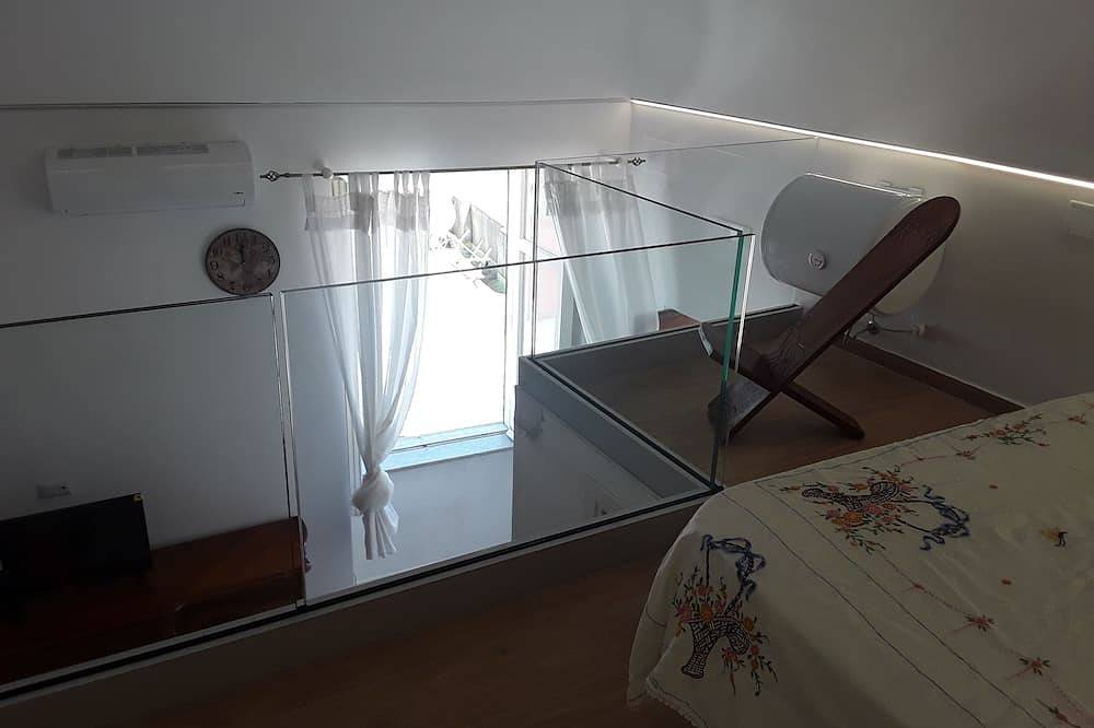 Margie House Seaview Room Quadruple room with a sea view of Procida harbor.  in Procida, Provincia de Nápoles