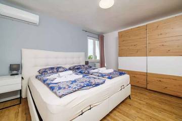 Villa für 8 Personen, mit Garten und Balkon in Crikvenica