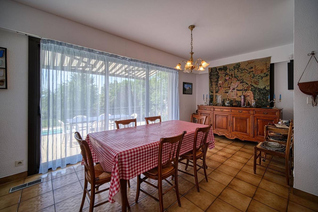 Villa Menelaus in Crest, Die und Umgebung