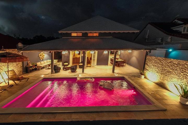 Villa pour 8 personnes, avec piscine ainsi que terrasse et vue en Martinique - 2