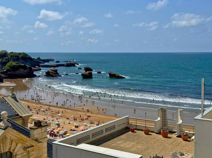 Gîte pour 4 personnes, avec terrasse et piscine dans Office De Tourisme De Biarritz