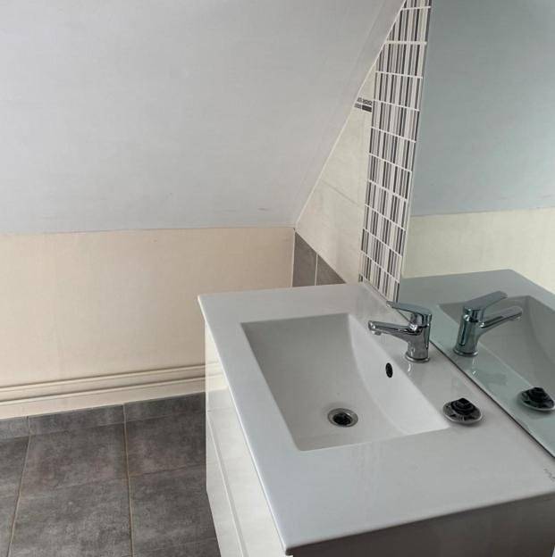 Gîte pour 2 personnes, avec terrasse et jardin à Pont-de-Poitte - 4