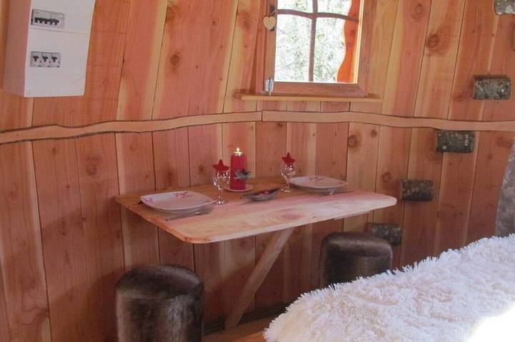 Maison de campagne pour 6 personnes, avec jardin ainsi que balcon et jacuzzi, animaux acceptés à Brassac