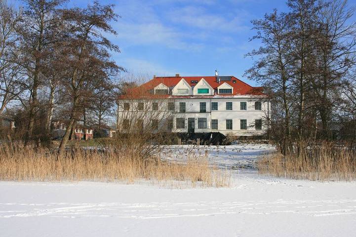 Ganze Wohnung, Familienferien direkt am See - Wohnung 2 - klein und fein in Behren-Lübchin, Mecklenburgische Ostseeküste