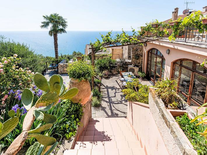 Ferienwohnung für 5 Personen, mit Terrasse und Garten in Finale Ligure Gemeinde