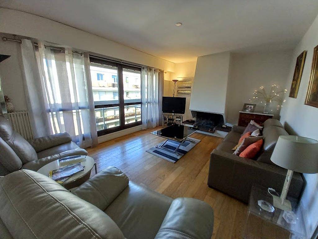 Appartement entier, Appartement avec terrasse, garage, climatisation, Paris-Levallois in Levallois-Perret, Hauts-de-Seine