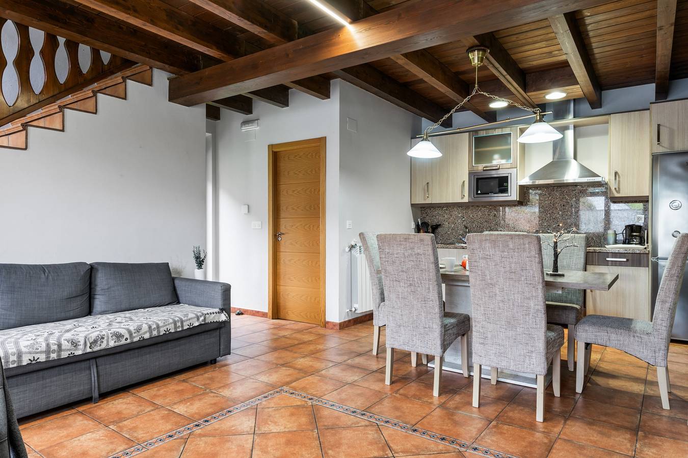 Casa rural 'La Picarota' con vistas a la montaña, piscina y jardín in Pajares, Lena
