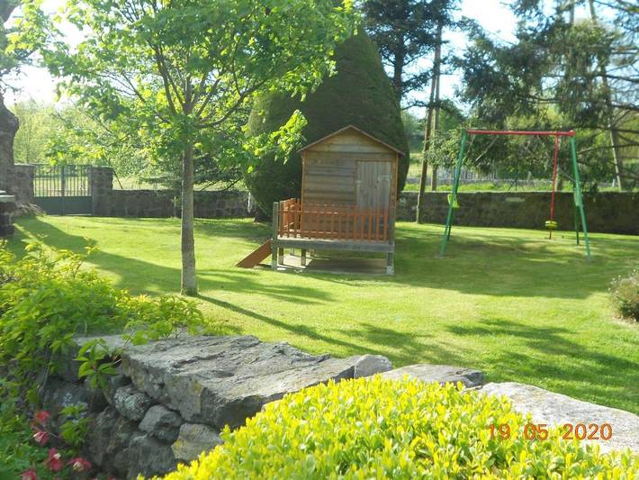 Location de vacances pour 6 personnes, avec piscine ainsi que jardin et vue à Alleyrac - 4