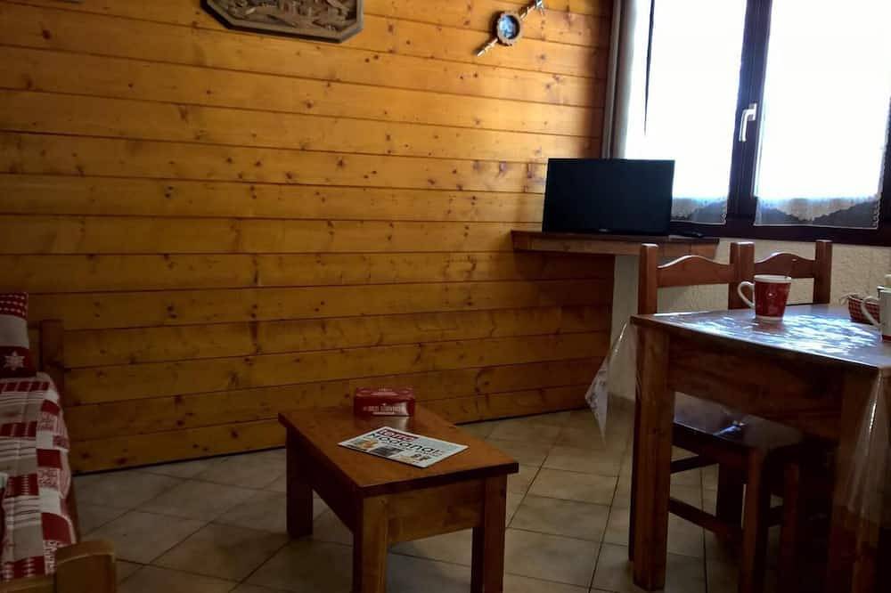 Appartement entier, À 100m des pistes de ski, 1er étage, télévision, 35m², La Norma in La Norma, Villarodin-Bourget