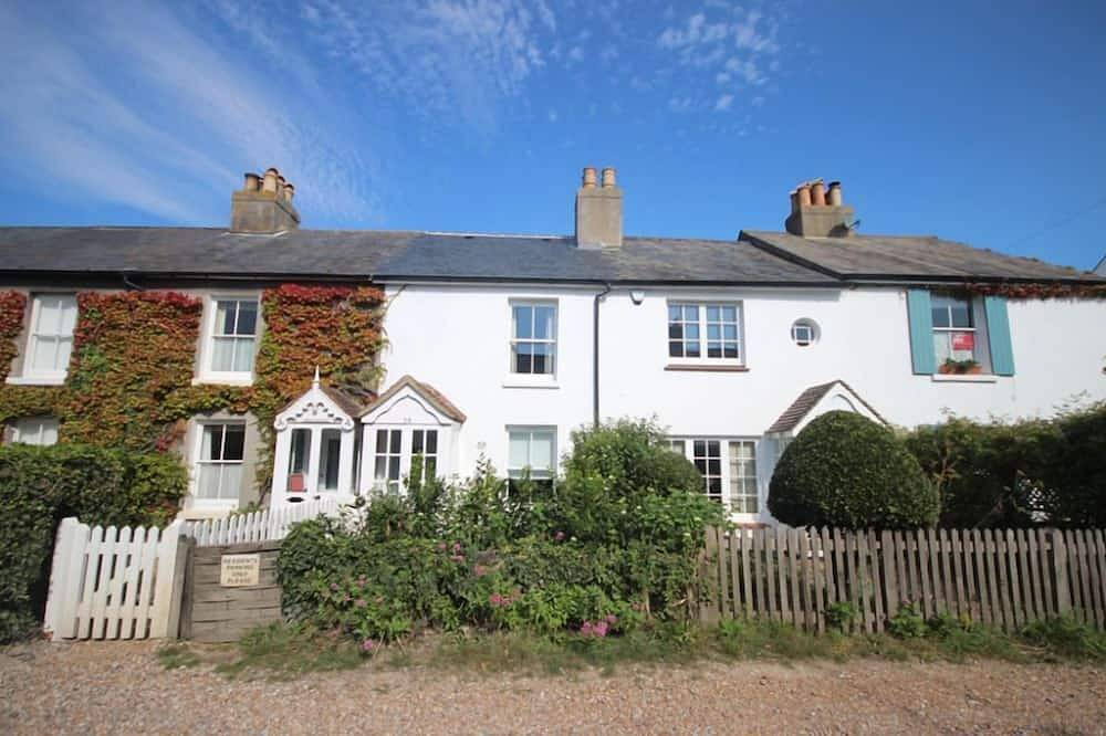 Idyllic fisherman's cottage on Kingsdown beach with lovely garden - Mary's Cottage in Kingsdown, Kent
