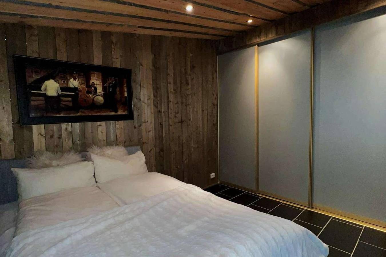 4 Bed Cabin -Sleeps 7 - Northern Light Views in Lappland