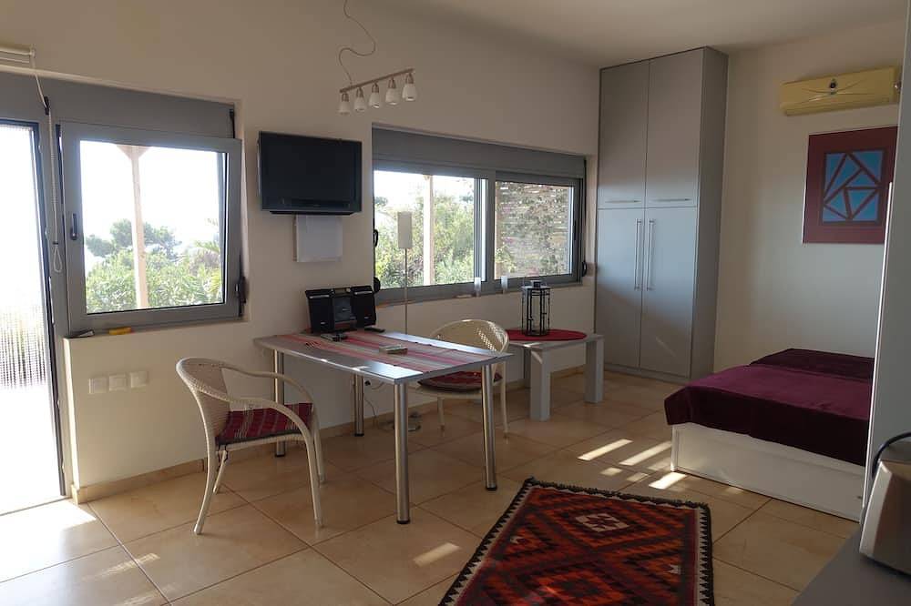 Ganze Wohnung, Villa-Studio, Meerblick, modern, stilvoll, 10 Min. vom Strand, Terrasse, Garten in Ferma, Lasithi