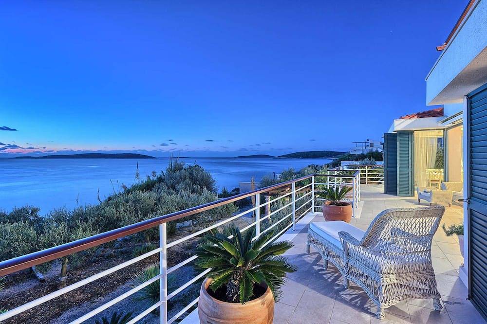 Villa for 10 People in Rukavac, Vis