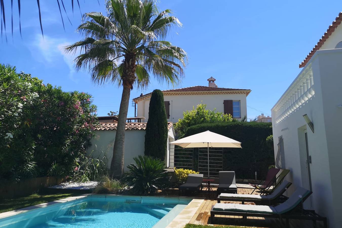 (048) La vie Juanaise in Antibes, Mediterranean Coast (France)