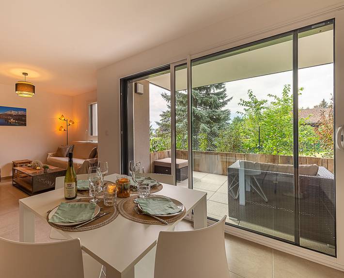 Vakantiewoning voor 4 personen, met Terras en Uitzicht op het meer aan het meer van Annecy