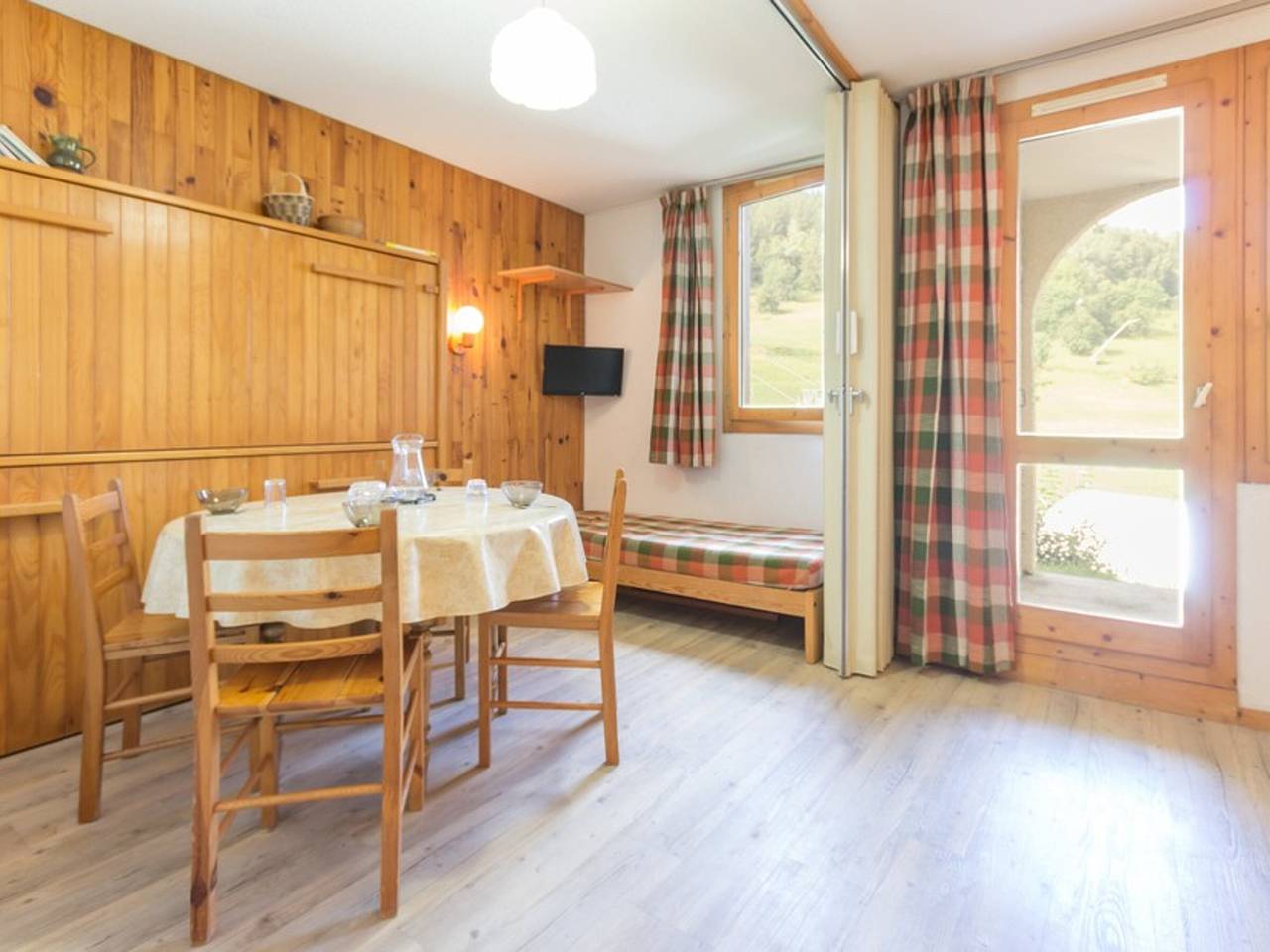 Estudio entero, Estudio funcional a pie de pistas con terraza orientada al sur in La Plagne, Bellentre