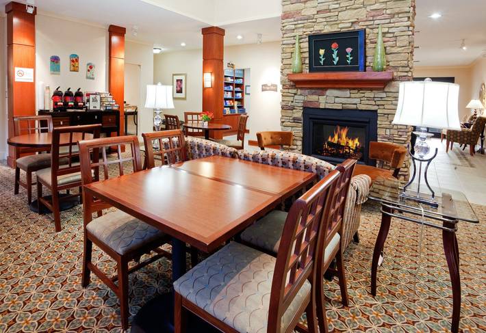 Ganze Wohnung, Ferienwohnung für 4 Personen mit Pool in Durham (NC), Durham County (USA)