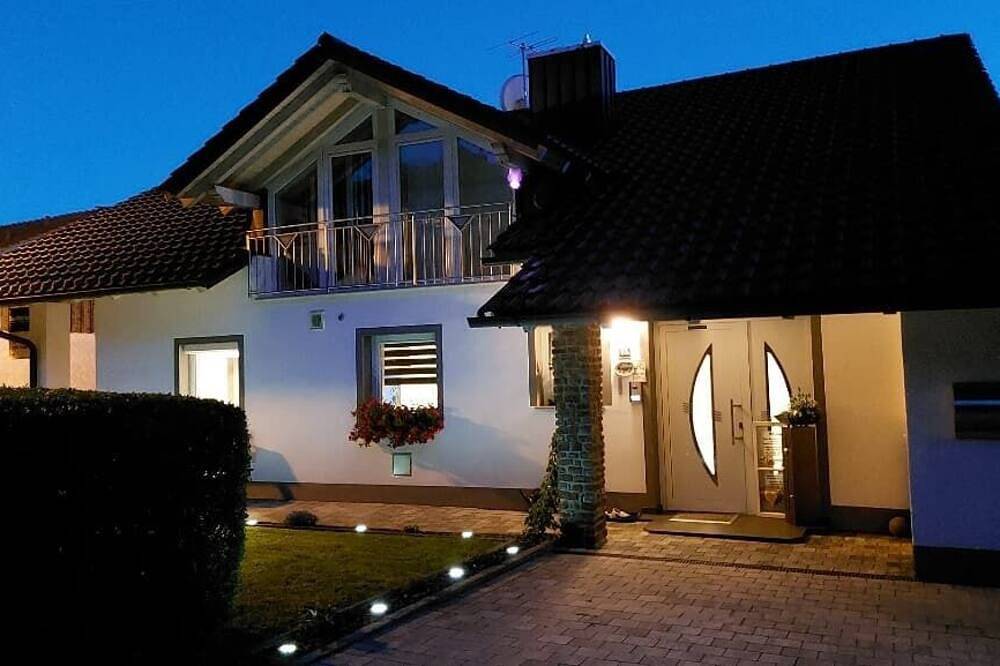 Luxuriöse Ferienwohnung mit Badewanne und Balkon, foto 11