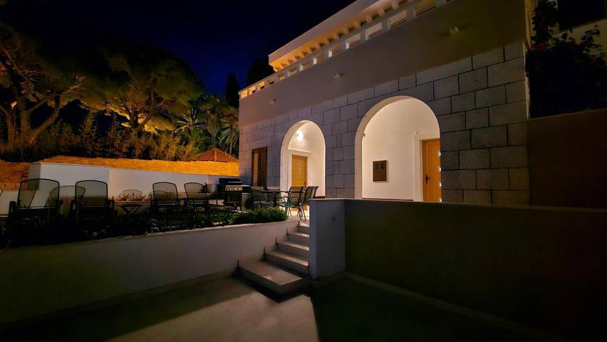 Villa für 6 Personen, mit Garten und Ausblick sowie Balkon auf Vis
