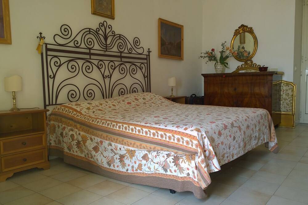 Geheel appartement, Charmant huis met terras en uitzicht op zee in Barano d'Ischia, Ischia