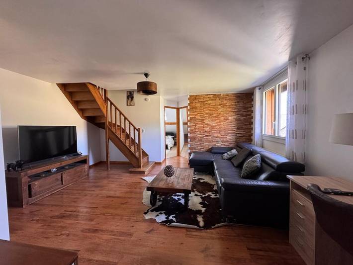 Gîte pour 6 personnes, avec terrasse dans Marlioz