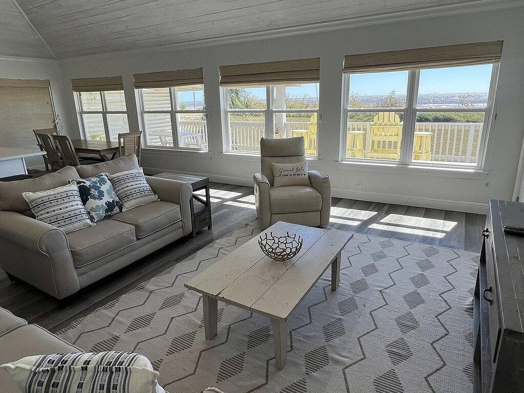 Breakaway - Beachfront - Island Realty in Grand Isle, Jefferson Parish