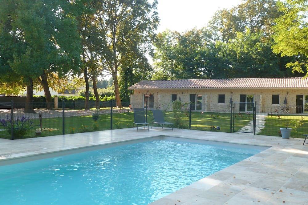 Appartement entier, Gîte 2/4 personnes avec jardinet et piscine commune in Saint-Pardon-de-Conques, Région de Langon