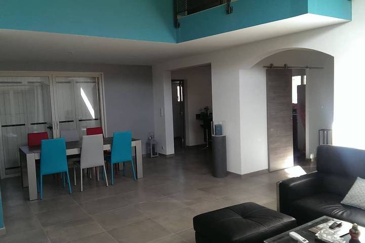 Location de vacances pour 4 personnes, avec piscine ainsi que balcon et jardin à Grambois - 4