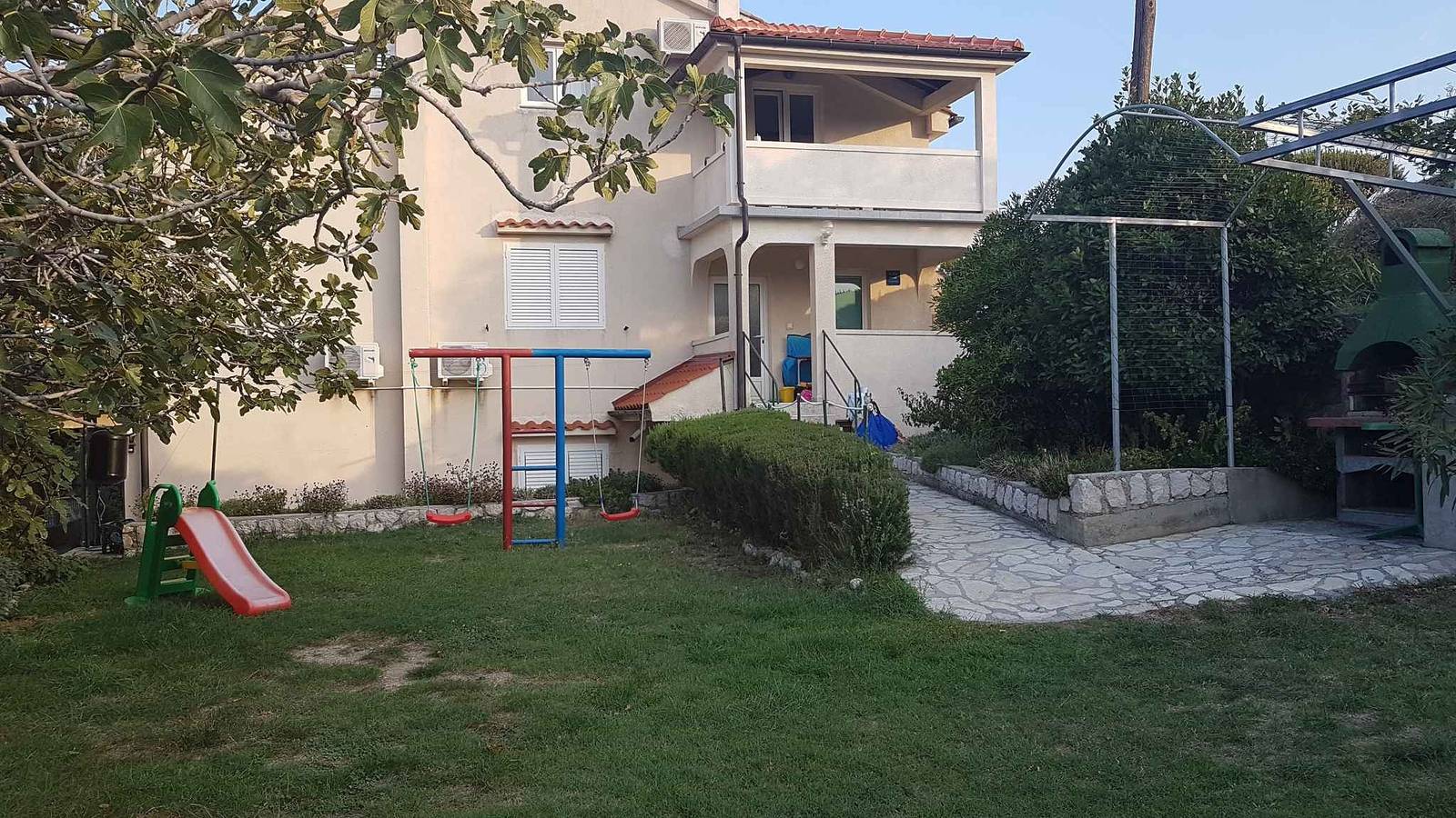 Ganze Ferienwohnung, Ferienwohnung mit Terrasse und Klimaanlage  in Lopar, Rab