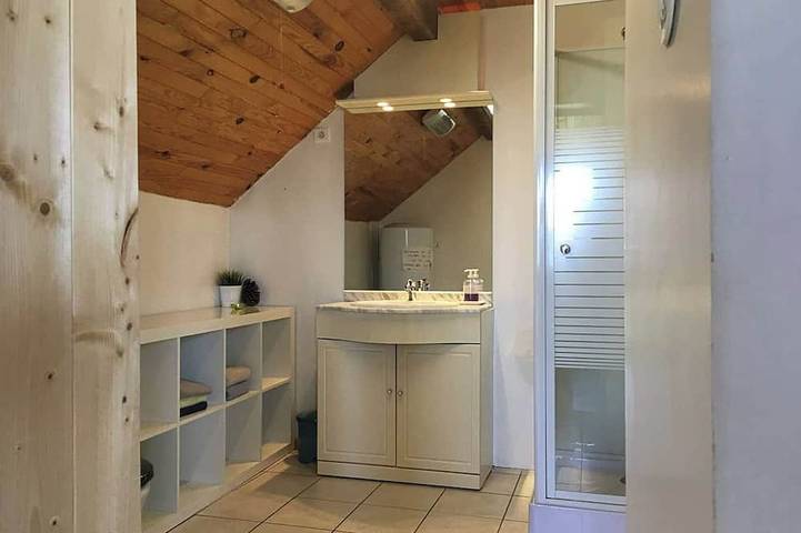 Gîte pour 5 personnes, avec jardin à Talloires - 3