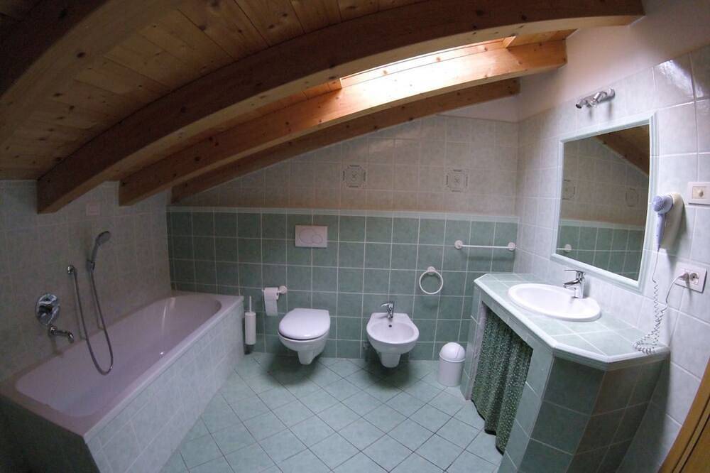 Ganze Wohnung, Wohnung mit Bergblick in Tiarno di Sotto, Ledro