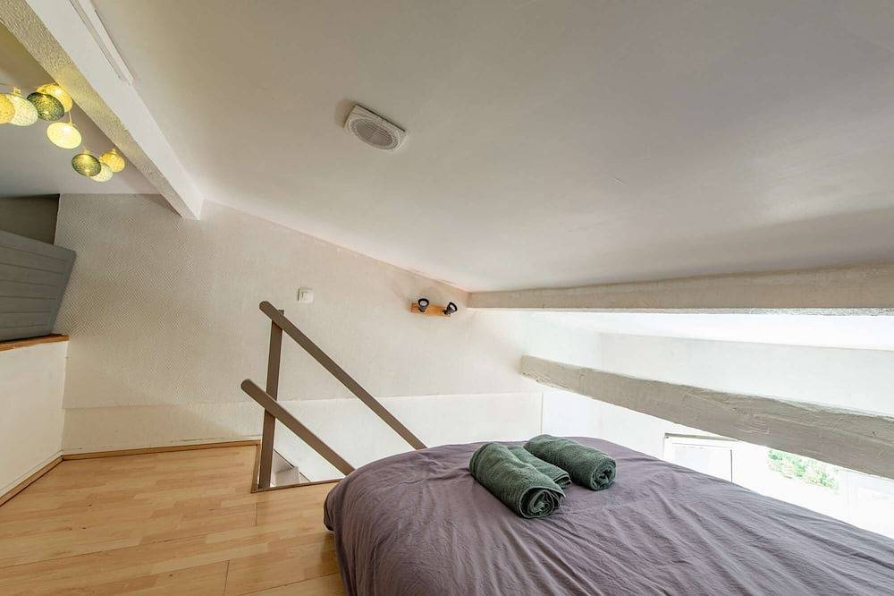 Ganze Wohnung, Charming Apartment in the Heart of Versailles in Versailles, Yvelines