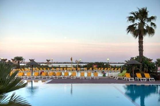 Camping pour 6 personnes, avec Terrasse ainsi que Jardin et Piscine à Lattes
