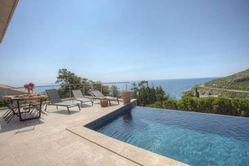 Location de vacances pour 8 personnes, avec terrasse à Pietracorbara