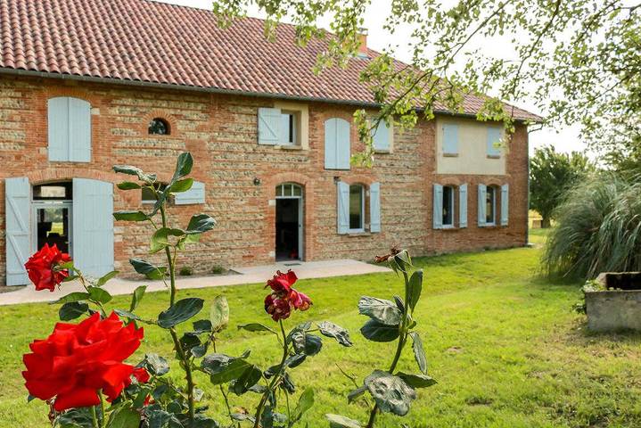 Gîte pour 6 personnes, avec Balcon/Terrasse ainsi que Terrasse et Jardin