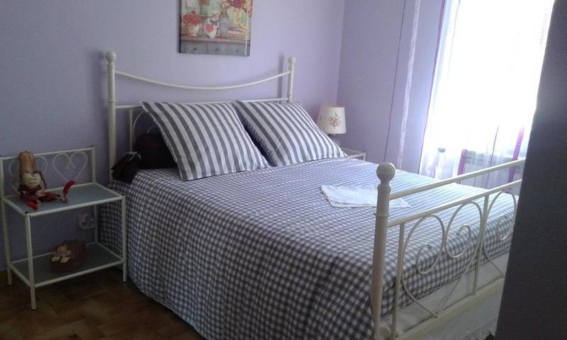 Location de vacances pour 2 personnes, avec jardin et vue, animaux acceptés à Le Revest-les-Eaux - 2