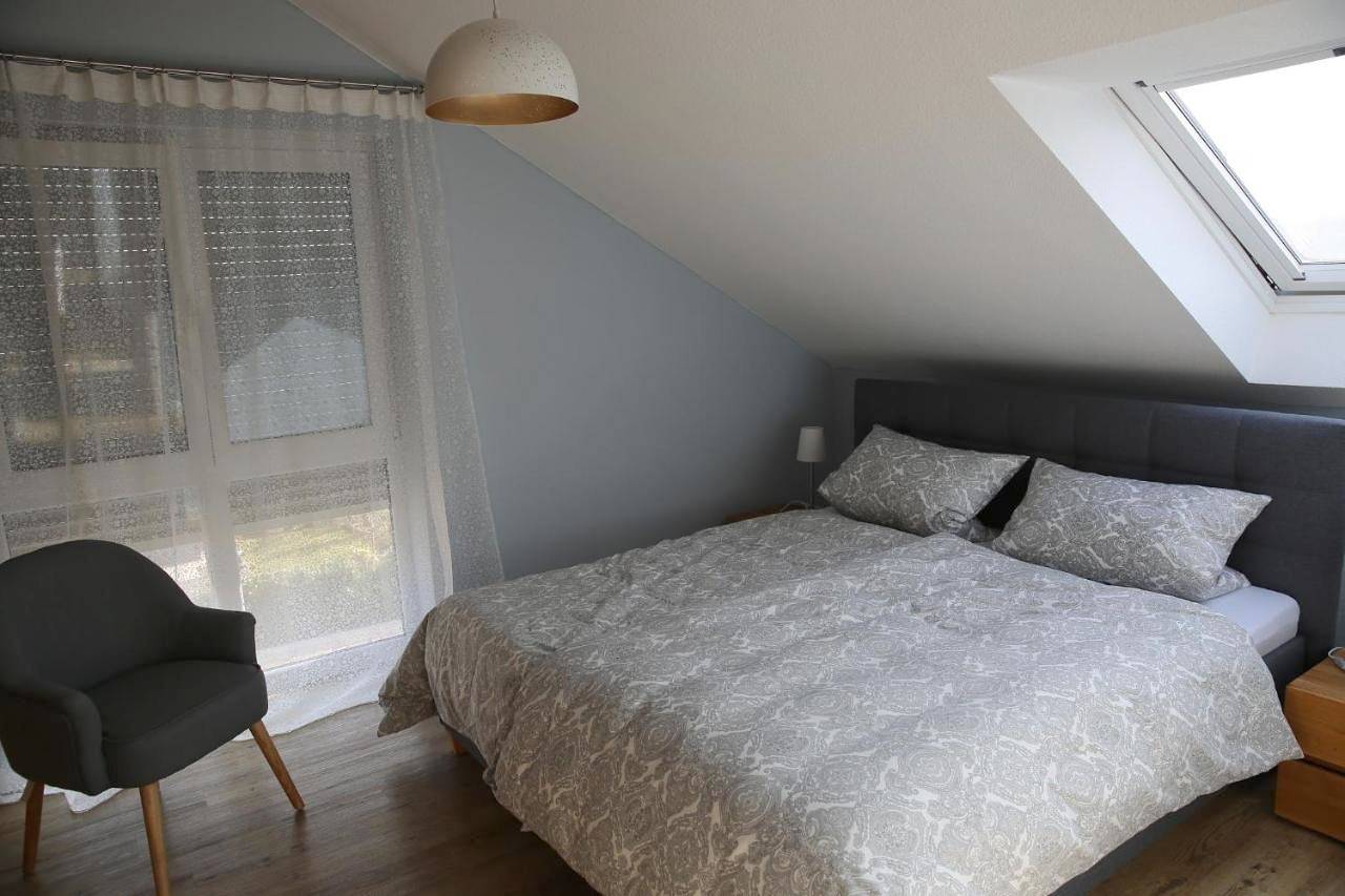 Appartement entier, Two-Bedroom Apartment in Ludwigsbourg, Arrondissement de Ludwigsbourg