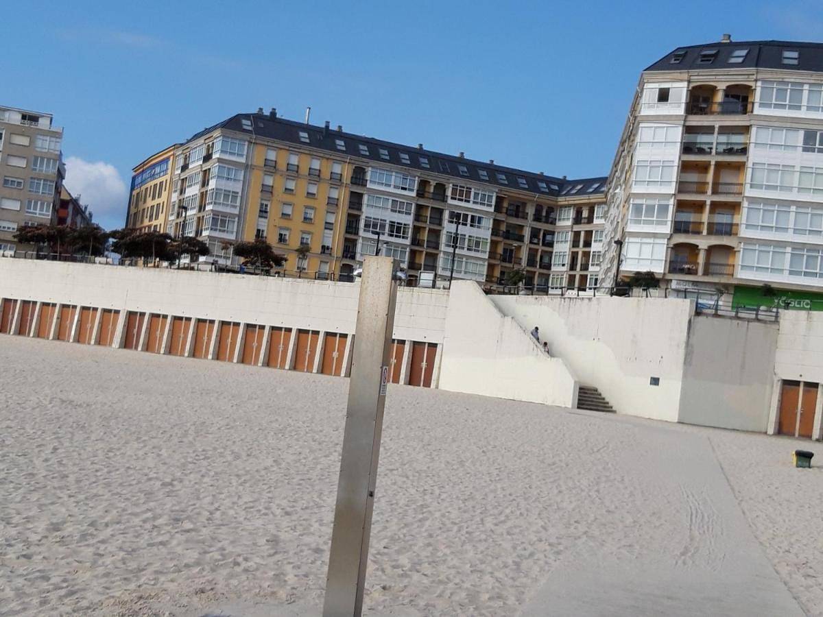 Apartamento entero, En primera linea de la playa Rapadoira in Praia de Tupide (Foz), Foz