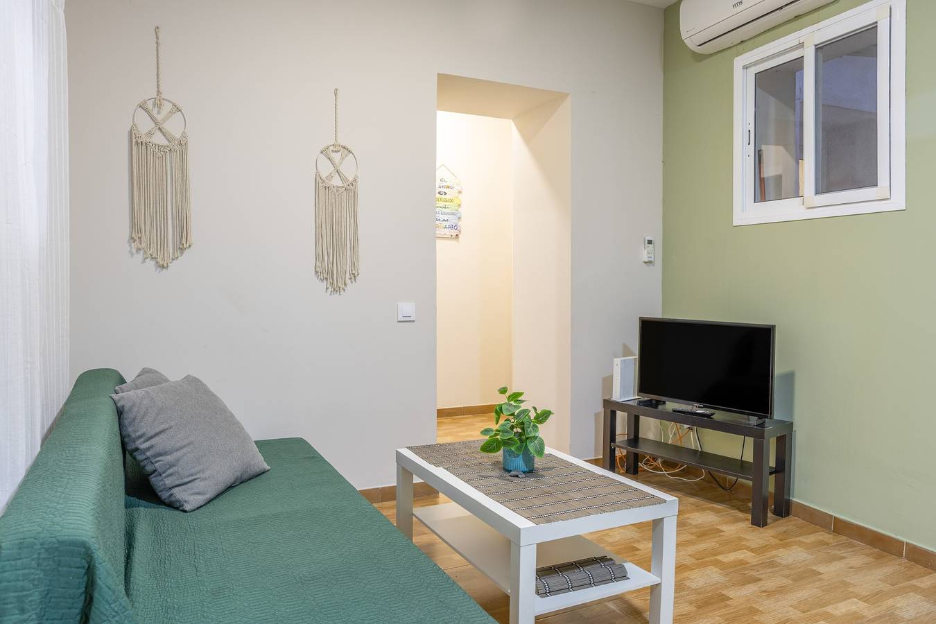 Apartamento entero, Apartamento 'La Bella Escondida' con Wi-Fi y Aire Acondicionado in La Vina, Cádiz