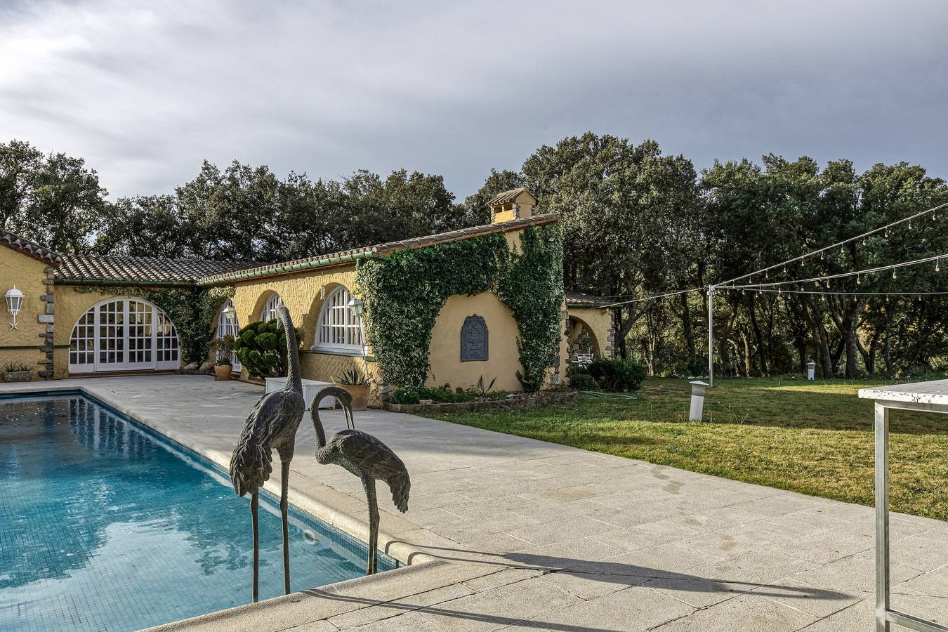 Maison de campagne "Mimosa Completa" avec vue sur le lac, Wi-Fi et climatisation in Darnius, Haut-Ampurdan
