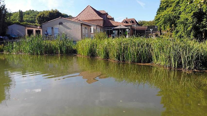 Location de vacances pour 6 personnes, avec vue sur le lac et vue ainsi que piscine et jardin à Issac - 4